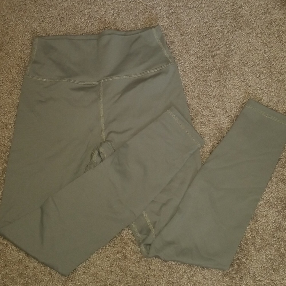 SOLD NWOT TYC Full Length high waisted leggings
